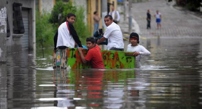 Fuerte temporal afecta a países centroamericanos (Foto Prensa Libre: AFP)