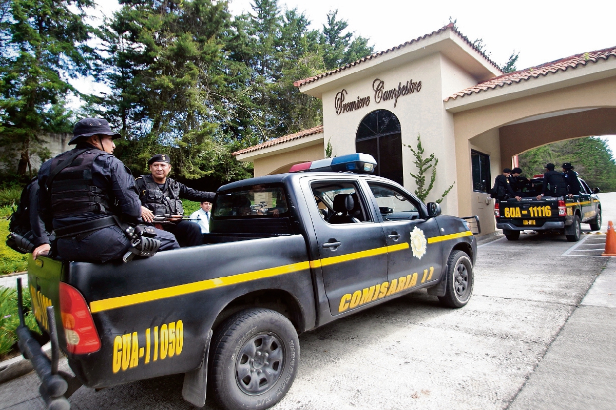 Uno de los allanamientos efectuados en el condominio Premiere Campestre, lugar donde se encuentra la residencia de Gustavo Alejos Cámbara.