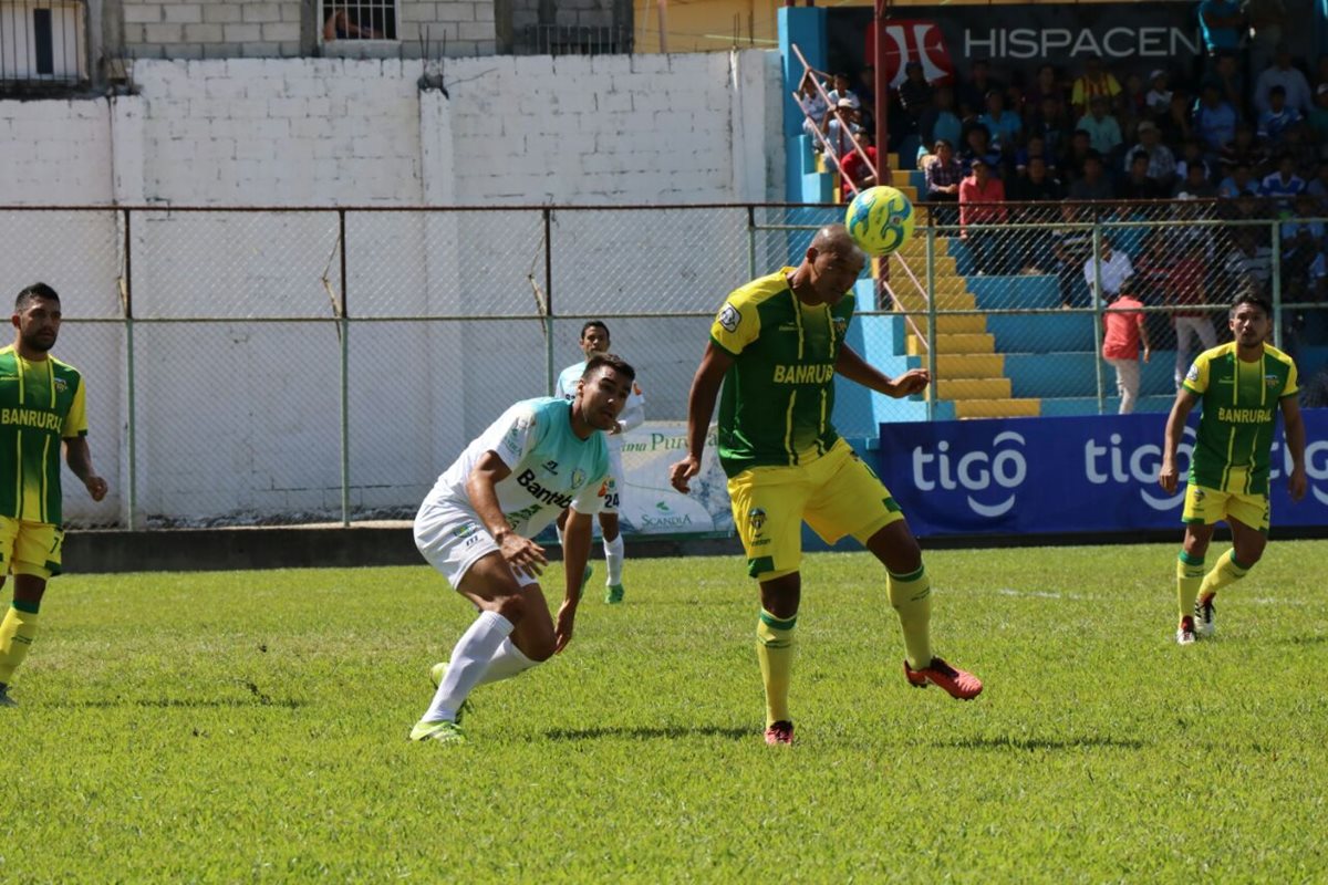 Deportivo Petapa consiguió la victoria en su visita a Sanarate. (Prensa Libre: Hugo Oliva)