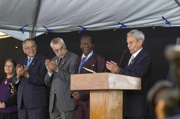 Maco Fión durante el acto que llevó a cabo la Fedefut en conmemoración del 50 aniversario del título del Norceca de 1967. (Foto Prensa Libre: Jorge Ovalle)