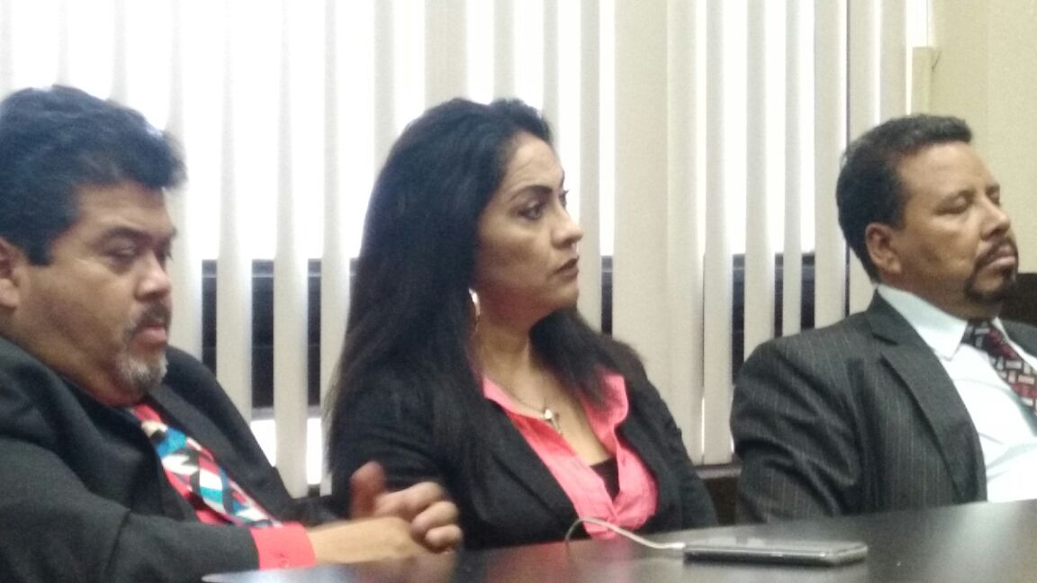 Marixa Ethelinda Lemus Pérez, alias la Patrona, y sus abogados durante la audiencia de este martes. (Foto Prensa Libre: Carlos Hernández).