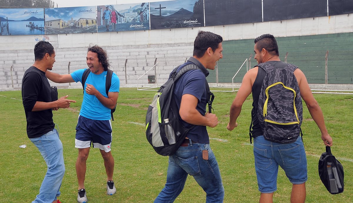 Los jugadores de Antigua lucen motivados y llenos de optimismo. (Foto Prensa Libre: Carlos Vicente)