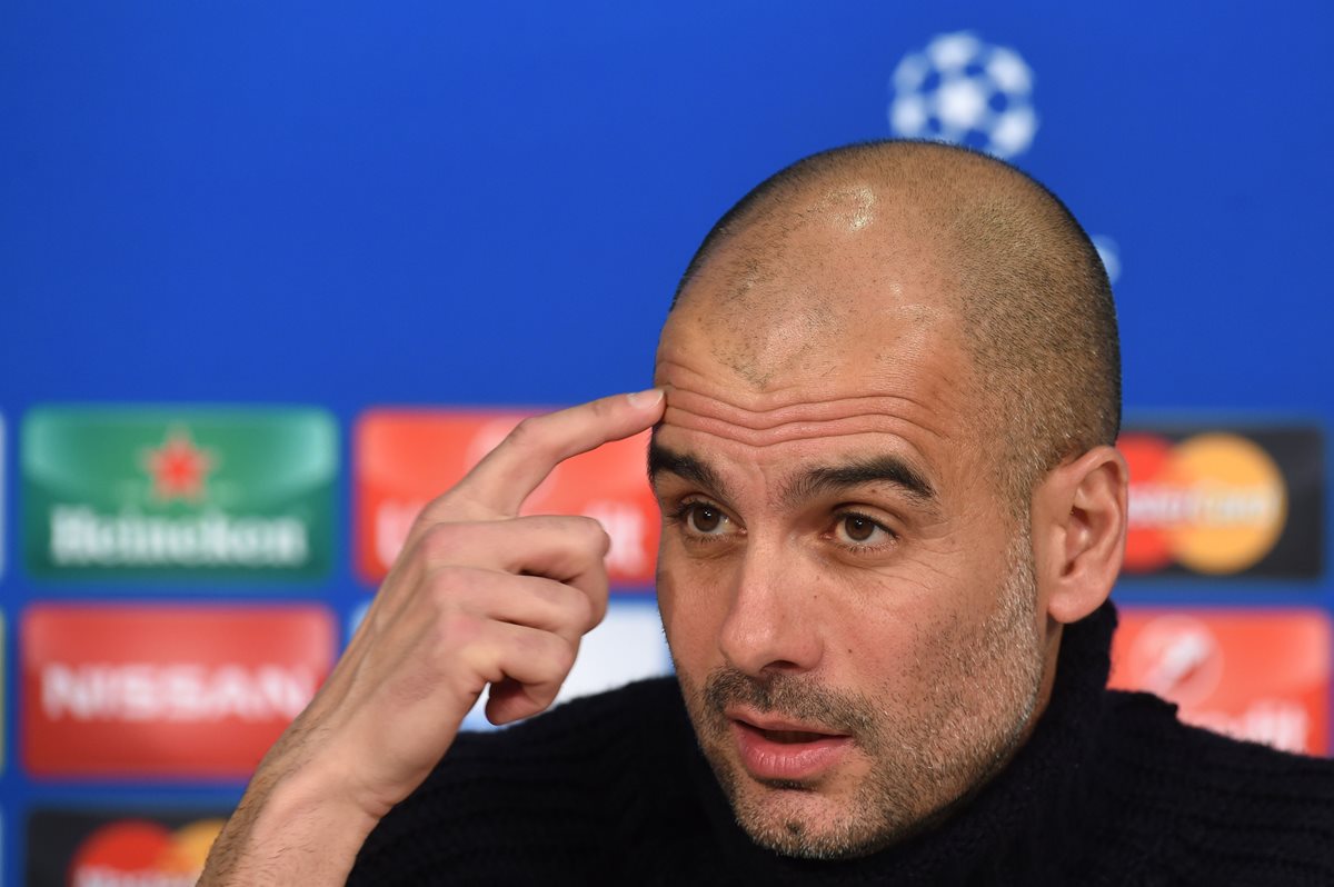 Guardiola analiza la forma en que jugará frente a la Juve para asegurar su pase a cuartos de final. (Foto Prensa Libre: AFP)