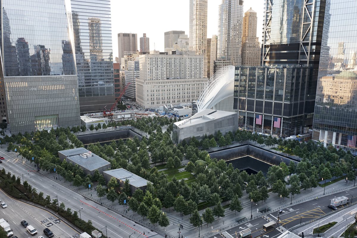 Imágenes del museo en memoria de las víctimas, donde se encontraban las Torres Gemelas. (Foto Prensa Libre: AP)