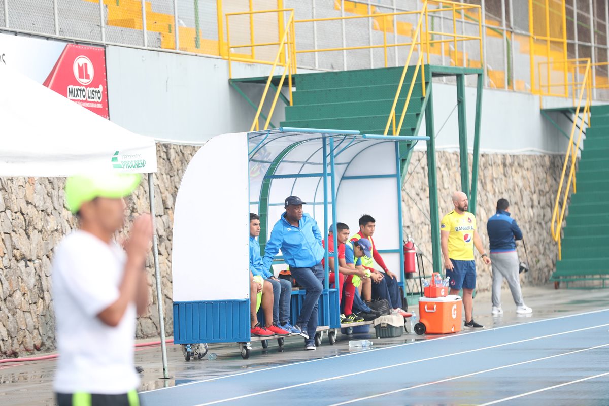 Hernán Medford comenzó mal su participación al frente de Municipal en el Torneo de Copa. (Foto Prensa Libre: Edwin Fajardo)