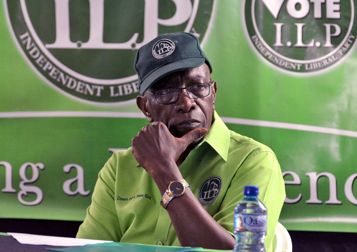 Los abogados de Jack Warner pretenden evitar la extradición de su defendido a Estados Unidos. (Foto Prensa Libre: AFP)