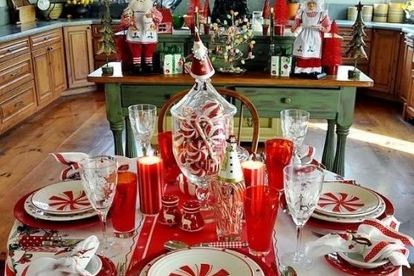 Las mesas  redondas favorecen la comunicación de comensales, y se sugieren para reuniones. (Foto Prensa Libre: Archivo)