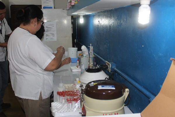 Las Instalaciones donde funciona    banco de sangre no llena las condiciones necesarias.