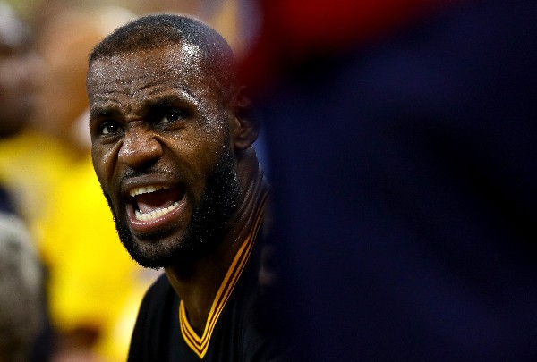 LeBron James será el gran ausente de los Juegos Olímpicos de Río, en el equipo de baloncesto de EE. UU. (Foto Prensa Libre: AFP)