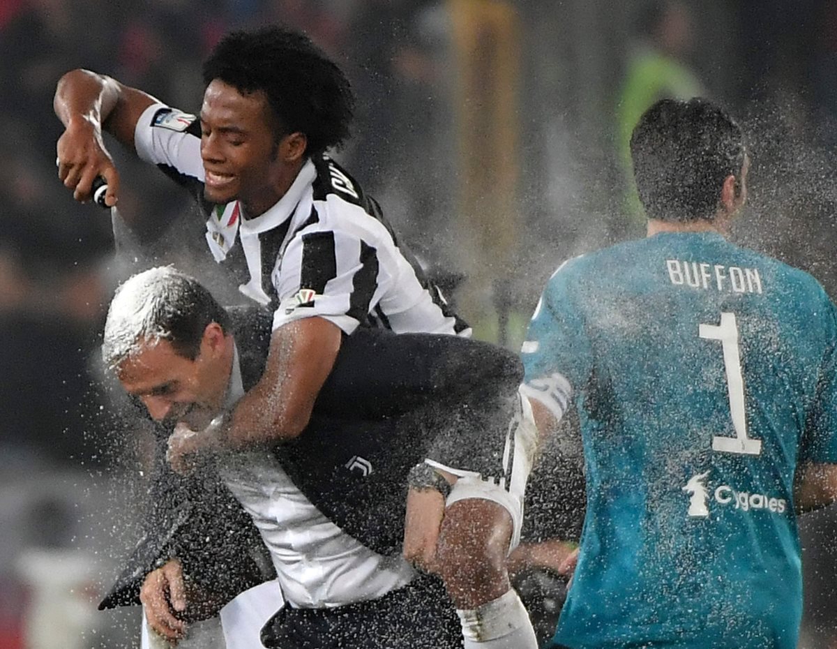 La venganza de Juan Cuadrado a su técnico Massimiliano Allegri. (Foto Prensa Libre: AFP)