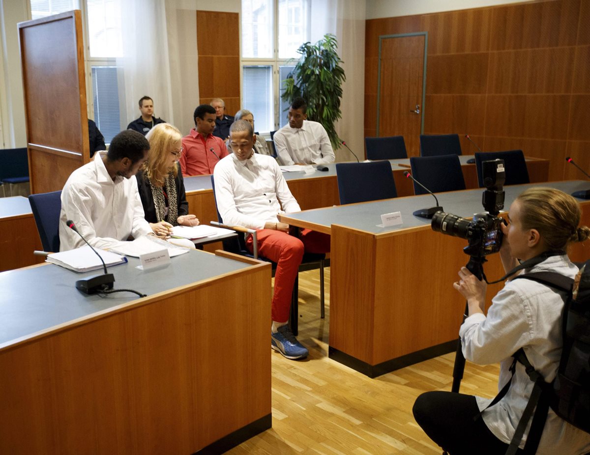 Fotografía del 29 de agosto de los jugadores cubanos del equipo nacional de voleibol que fueron encontrados culpables de violanción en Finlandia. (Foto Prensa Libre: AFP)