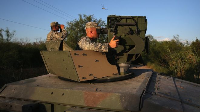 EE. UU. ya ha desplegado a cientos de efectivos de la Guardia Nacional en la frontera, pero ahora también enviará tropas activas del ejército. GETTY IMAGES