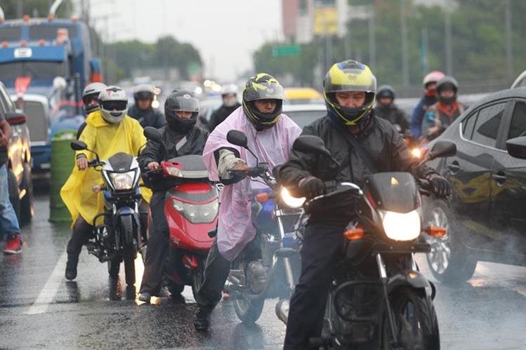 La nueva modalidad de robo de motocicletas consiste en interceptar a los conductores y amenazarlos o dispararles con armas de fuego. (Foto HemerotecaPL)