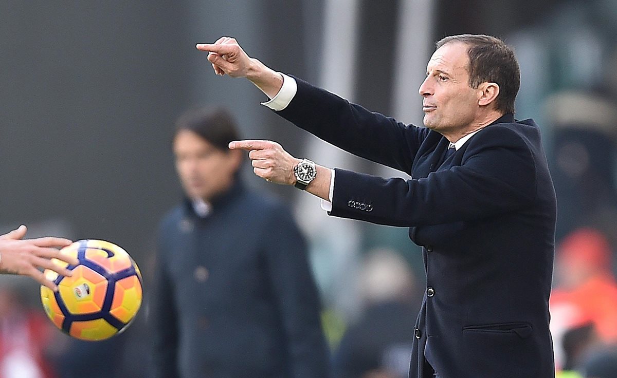 Massimiliano Allegri tiene a la Juventus de Turín en el primer lugar de la Serie A de Italia. (Foto Prensa Libre: EFE)