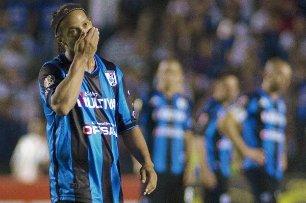 Ronaldhino hizo un buen partido frente a Chiapas en el estadio La Corregidora de Querétaro. (Foto Prensa Libre: AFP)