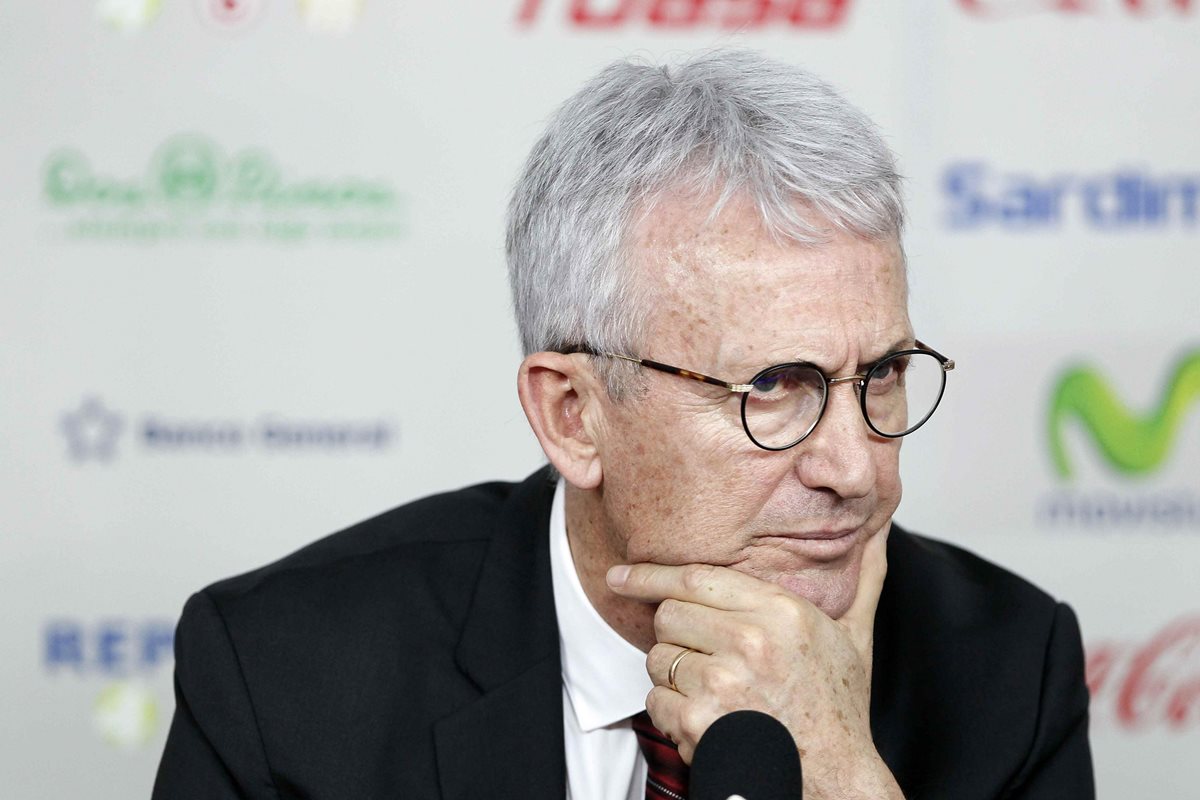 Benito Floro asumió como técnico de Liga Deportiva Alajuelense. (Foto Prensa Libre: EFE).