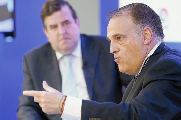 El presidente de la Liga de Futbol Profesional (LFP), Javier Tebas, participa este jueves en el EFE Fórum Deportes. (Foto Prensa Libre: EFE)