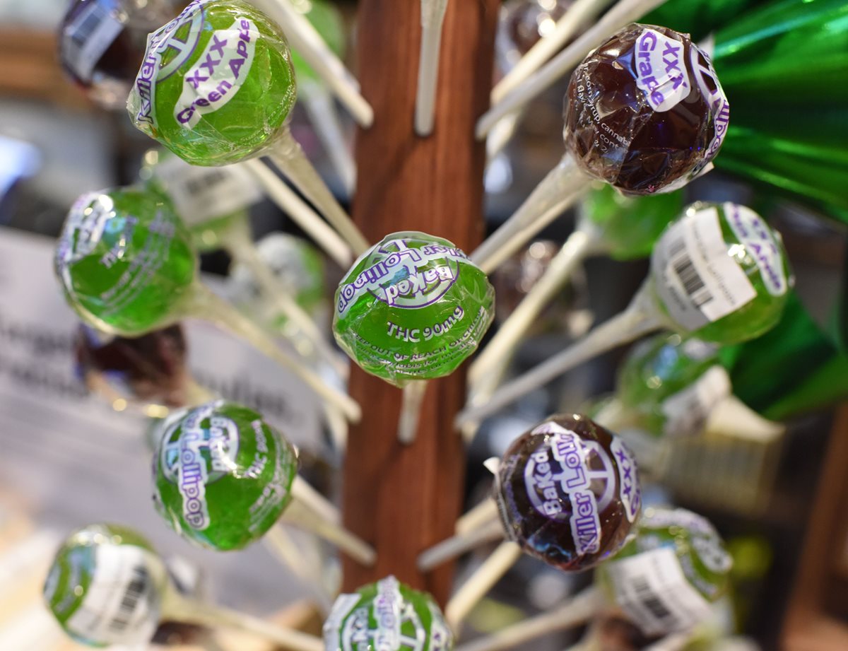 Estos dulces poseen 90 miligramos de THC, el componente químico de la marihuana que es responsable de sus efectos psicotrópicos. Están a la venta en un dispensario de marihuana médica legal en San Fernando, California. (Foto: AFP)