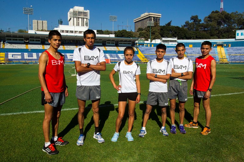 El equipo de BAM se reporta listo para competir en el medio maratón de la Max Tott, del próximo domingo. (Foto Prensa Libre: Norvin Mendoza).