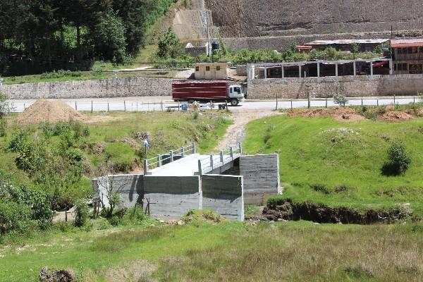 PUENTE SOBRE río Xayá fue cotizado en  Q395 mil 917.60, pero quedó inconcluso.