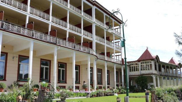 En el hotel Schatzalp los pacientes solían someterse a rutinas monásticas que incluían pasar largas horas bajo el sol y comer grandes cantidades de muesli. MIKE MACEACHERAN