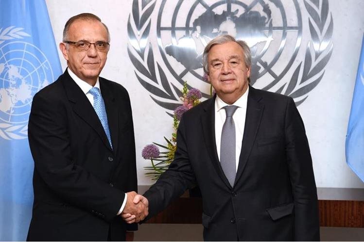 La ONU resaltó el trabajo de Iván Velásquez (izquierda) al frente de la Cicig. En la foto, con el secretario de la ONU, António Guterres. (Foto: Hemeroteca PL)