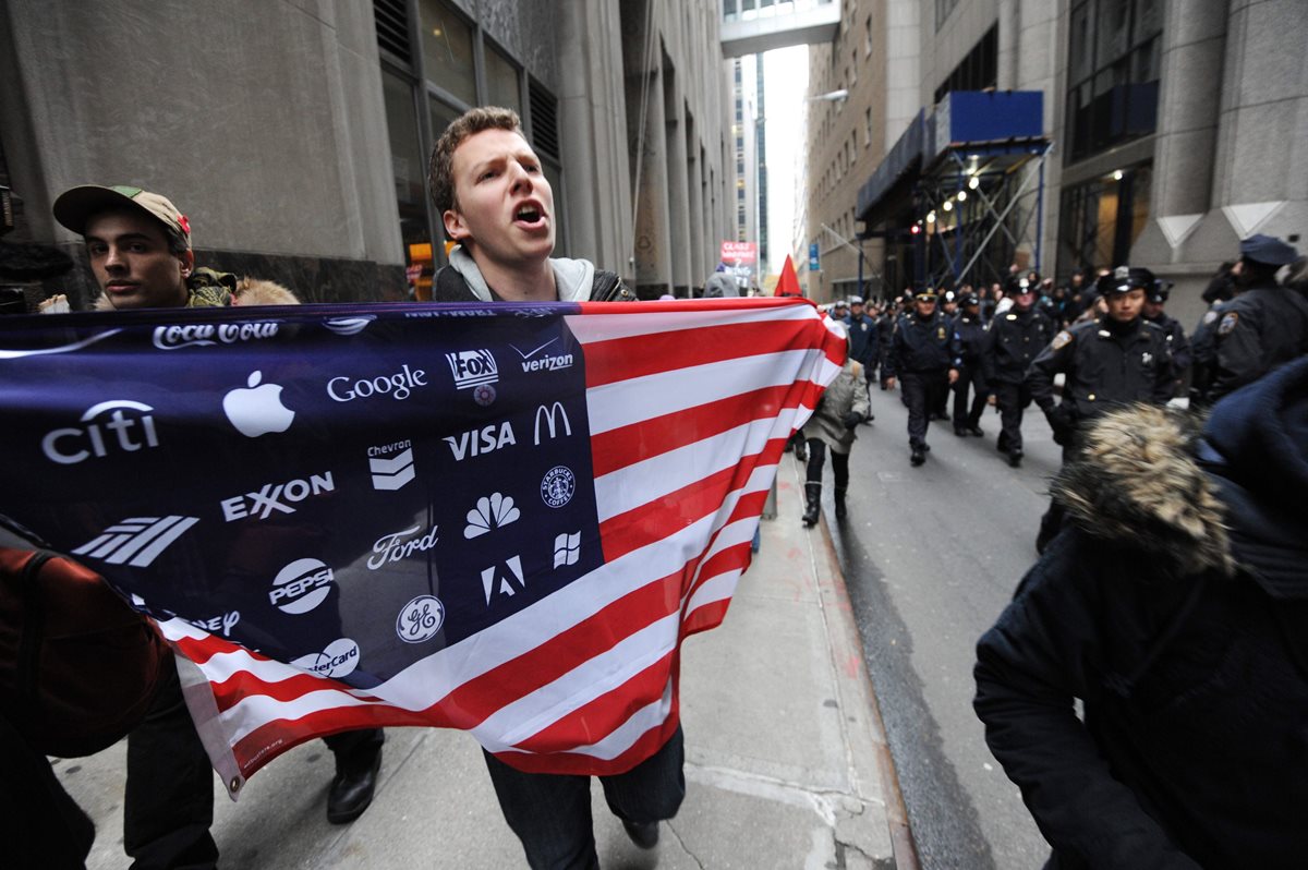 El colapso financiero de 2008 en los Estados Unidos fue calamitoso para los adultos jóvenes porque no había forma de recuperar la deuda que adquirieron para educación, automóviles y tarjetas de crédito. (Foto Prensa Libre: AFP)