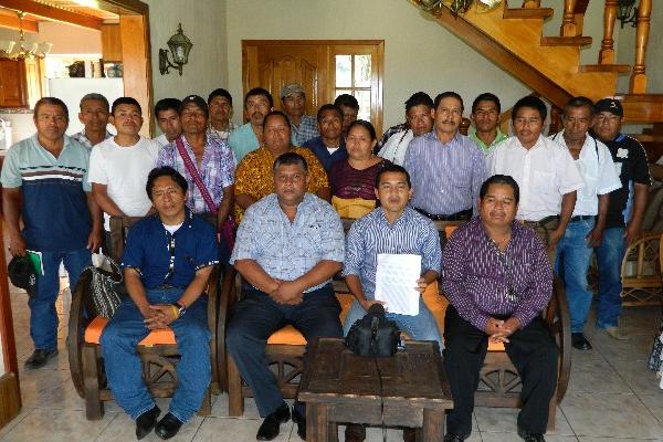 Autoridades,  durante conferencia  de prensa,    en la que hicieron un llamado a la paz y calma.
