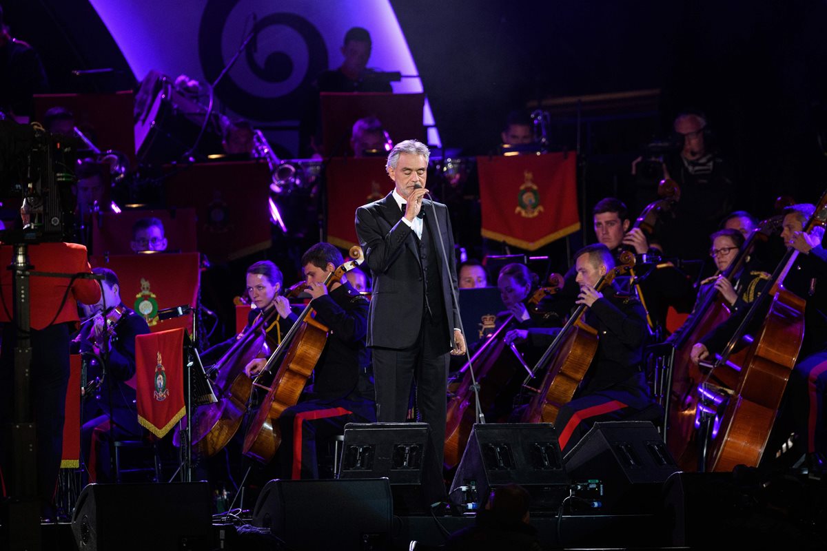 El tenor italiano Andrea Bocelli actuará con la cantante estadounidense Alicia Keys en la ceremonia de apertura de la final de Liga de Campeones este sábado en Milán. (Foto Prensa Libre: EFE)