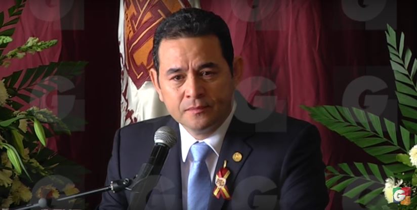 El presidente Jimmy Morales durante su discurso en el Instituto América Latina. Foto Prensa Libre: Guatevisión.