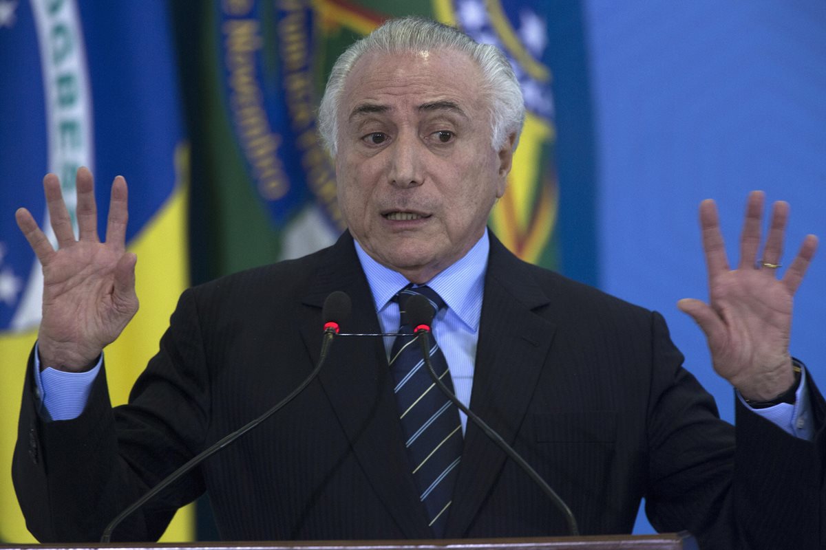 Comisión favorece al presidente brasileño, Michel Temer. (Foto Prensa Libre: EFE)