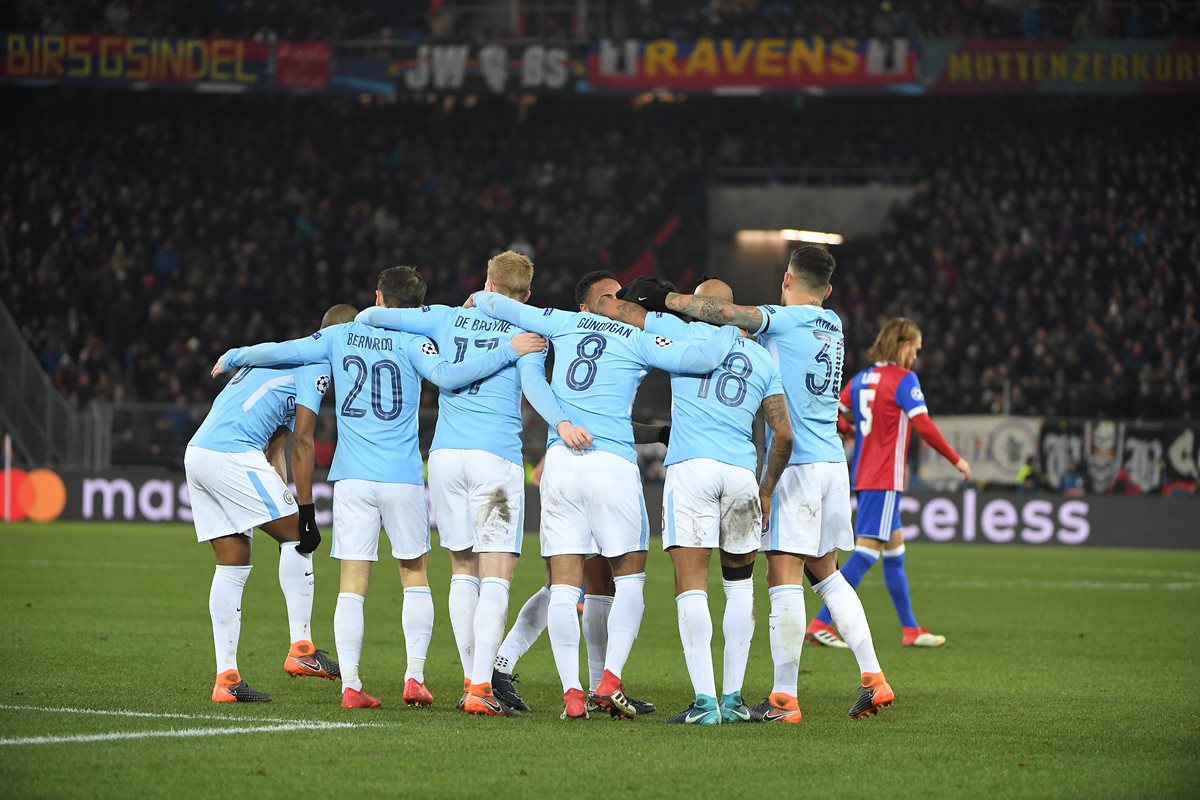 El cuadro inglés regresa con sed de triunfo a la fase decisiva de la Liga de Campeones de Europa. (Foto Prensa Libre: AFP)