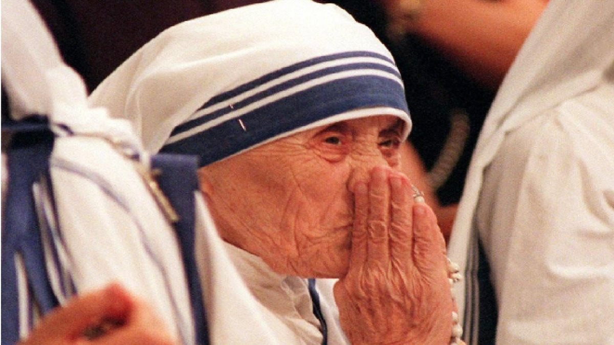 Fotografía de archivo tomada a la Madre Teresa de Calcuta el 29 de junio de 1997. (Foto Prensa Libre: EFE)