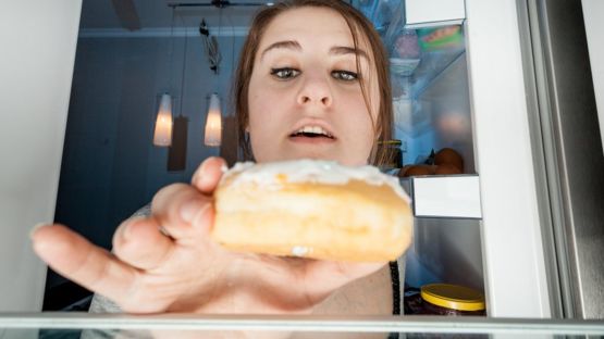 ¿Por qué comemos eso si sabemos que nos vamos a arrepentir a los cinco minutos? GETTY IMAGES