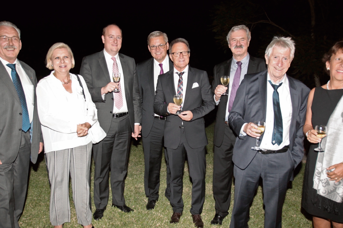 Wilhelm Priesmeier, Hilde Mattheis, Matthias Hauer, Hubert Hüppe, Reiner Meier; Artur Brunner, encargado de Negocios de la Embajada de Alemania en Guatemala; Wolfgang Gehrke, jefe de la delegación parlamentaria y Heidi Brunner. (Foto Prensa Libre: Edwin Castro).