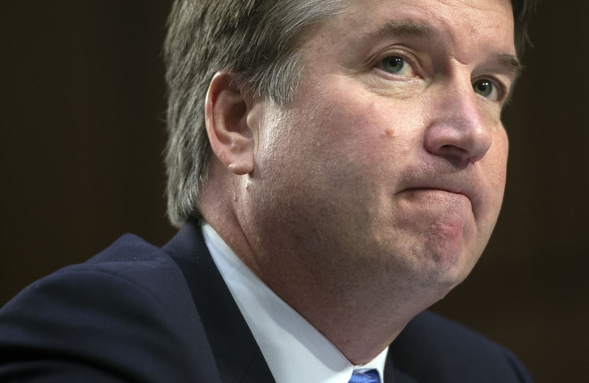 Kavanaugh fue nominado por Trump el pasado 9 de julio para sustituir una vacante en el alto tribunal, conformado por nueve jueces con puesto vitalicio, que son elegidos por el presidente y confirmados por el Senado. (Foto Prensa Libre: AFP)