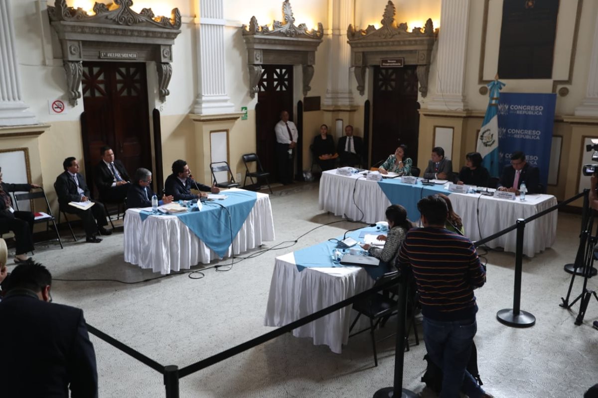 Representantes de Dicabi acudieron a una citación con la Comisión Específica en el Congreso. (Foto Prensa Libre: Érick Ávila)