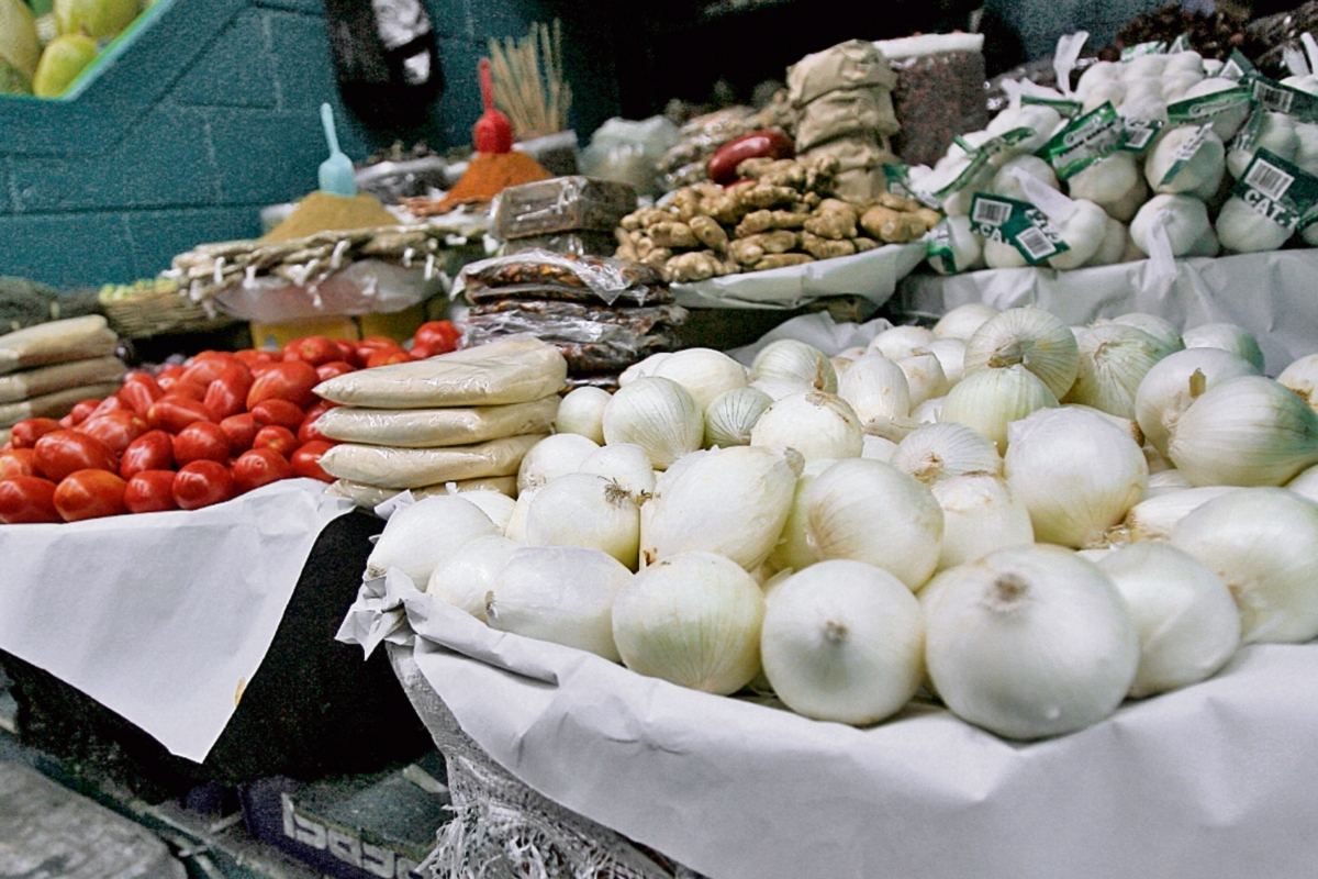 El quintal de cebolla se cotizó hasta los Q400 en febrero pasado en el mercado. (Foto, Prensa Libre: Hemeroteca PL).