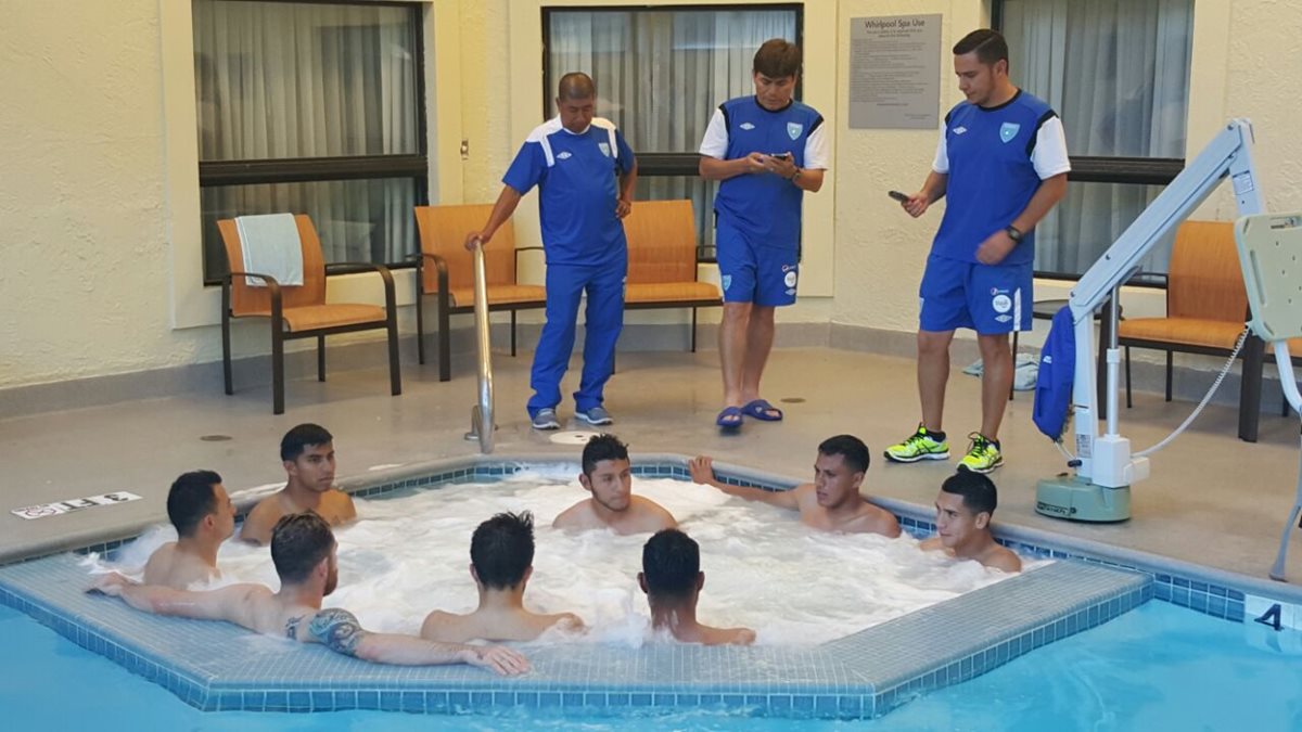 Los jugadores de la Selección Nacional durante el trabajo de recuperación en el Hotel de Ohio.(Foto Cortesía ACD).