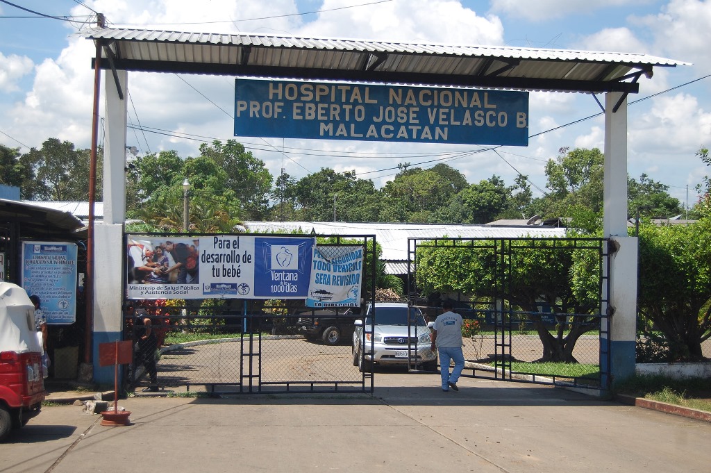 Hospital de Malacatán, San Marcos, donde falleció un hombre por ataque armado, (Foto Prensa Libre: Alexánder Coyoy)