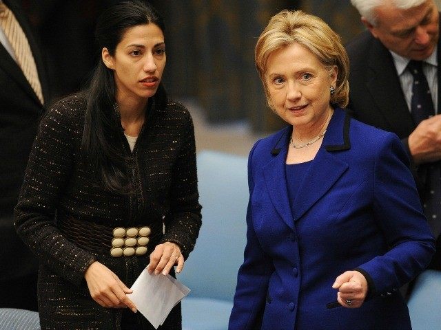 Trump sugirió que Huma Abedin, asesora de Hillary Clinton, debe ir a la cárcel por reenviar correos electrónicos del Departamento de Estado a su cuenta personal. (Foto Prensa Libre: Hemeroteca PL)