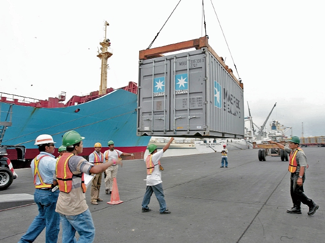 El 79.5% del comercio exterior fue movilizado por el sistema portuario en el 2016. (Foto Prensa Libre: Hemeroteca)