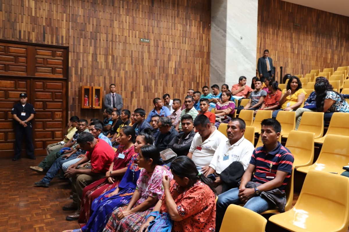 Audiencia realizada en la sala de vistas de la Corte Suprema de Justicia, en la capital, por el amparo en el que se pide el cierre de la mina en El Estor Izabal. (Foto Prensa Libre: Dony Stewart)