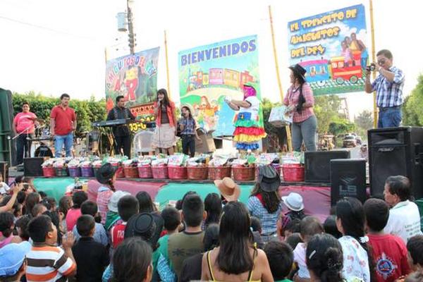 Más de 2 mil personas celebraron el aniversario del programa Los amiguitos del Rey. (Foto Prensa Libre: Felipe Guzmán)<br _mce_bogus="1"/>