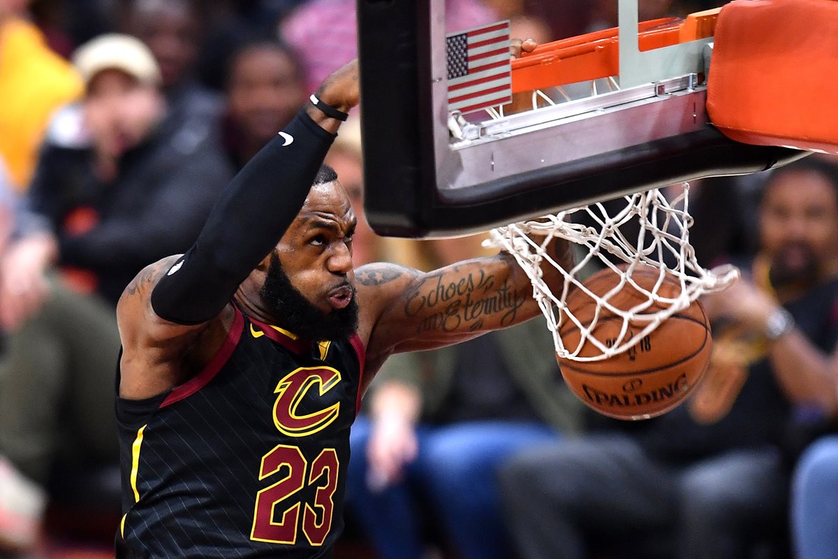 James ha jugado en varios equipos de la NBA en los últimos ocho años y ahora llegará a los Lakers por un contrato multimillonario. (Foto Prensa Libre: AFP)