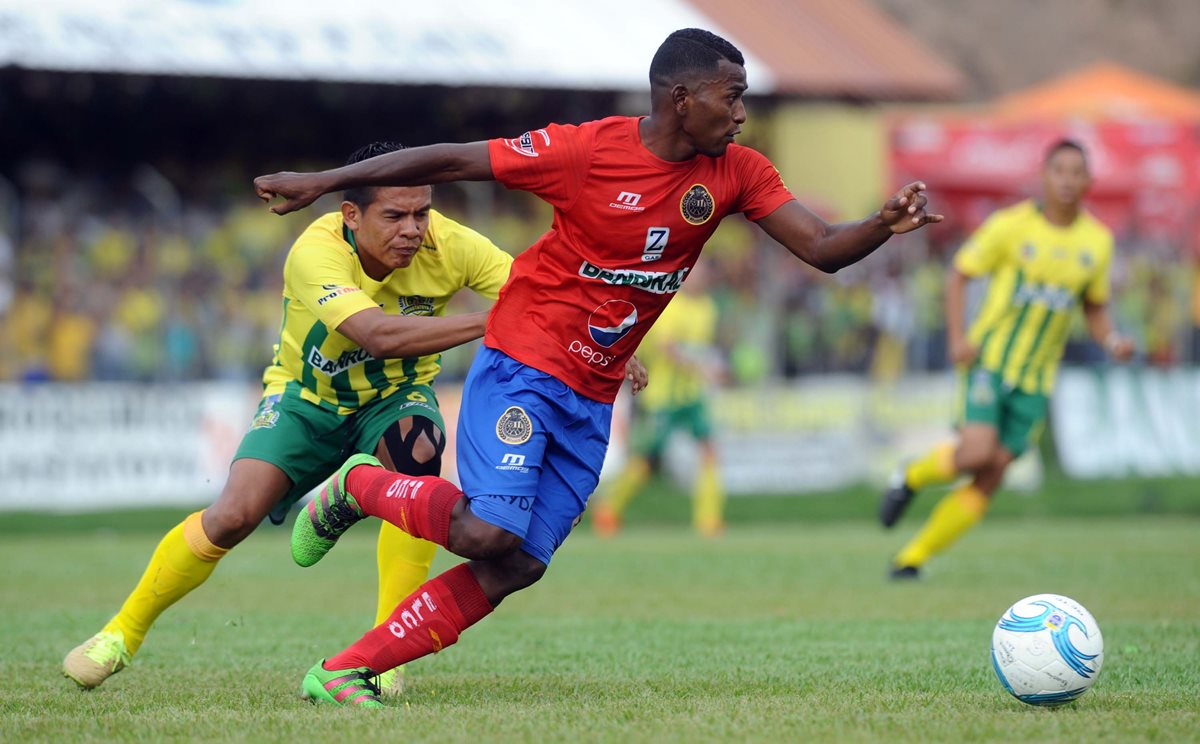 Ábner Bonilla, de Municipal, supera la marca del jugador de Guastatoya.