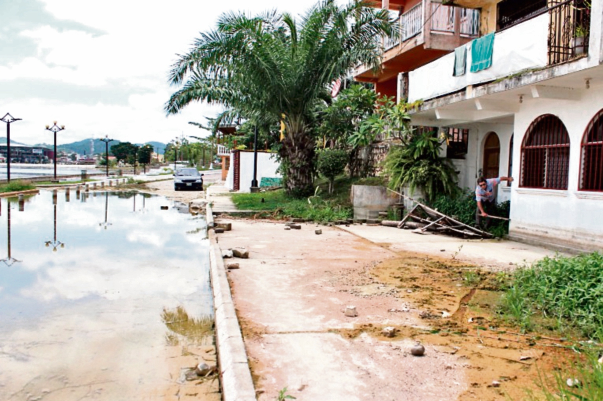 Expertos esperan que el  nivel del lago no pase de los 2.60 metros al final del año.