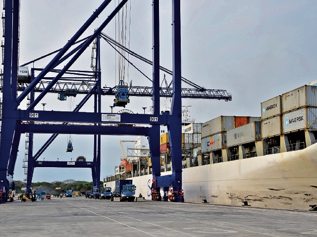 La terminal que construyó APMTerminals está u bicada en Puerto Quetzal, Escuintla. (Foto Prensa Libre: Hemeroteca PL)