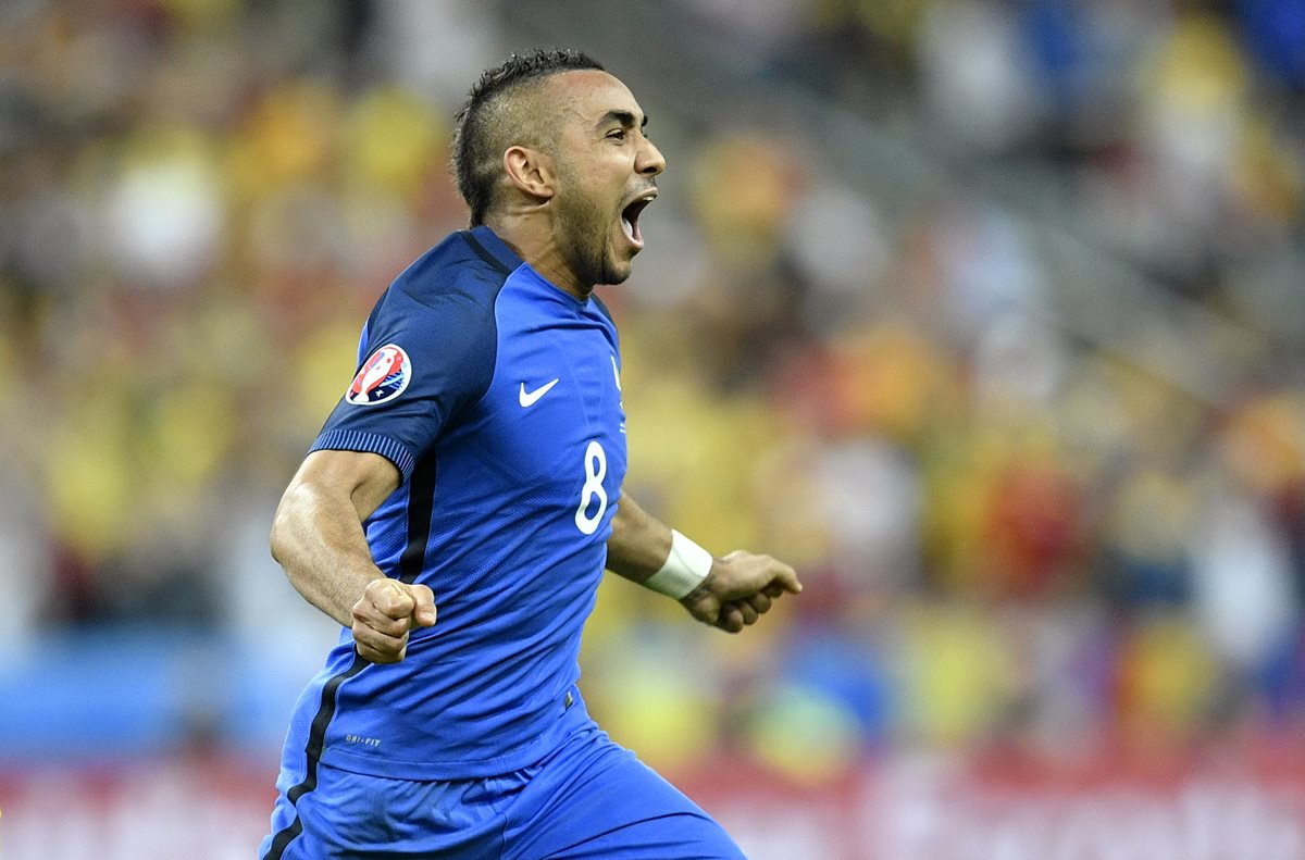 Payet celebra el gol de la victoria para Francia en el debut contra Rumania.(Foto Prensa Libre: AP)