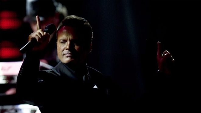 Luis Miguel enfrenta una orden de arresto inmediato en California, EE.UU. (MARTIN BERNETTI/AFP)